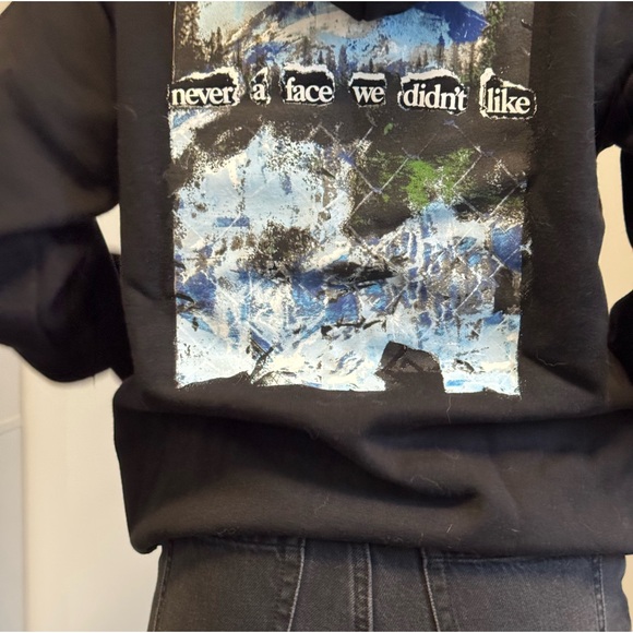 Men’s North Face graphic hoodie - Picture 4 of 8